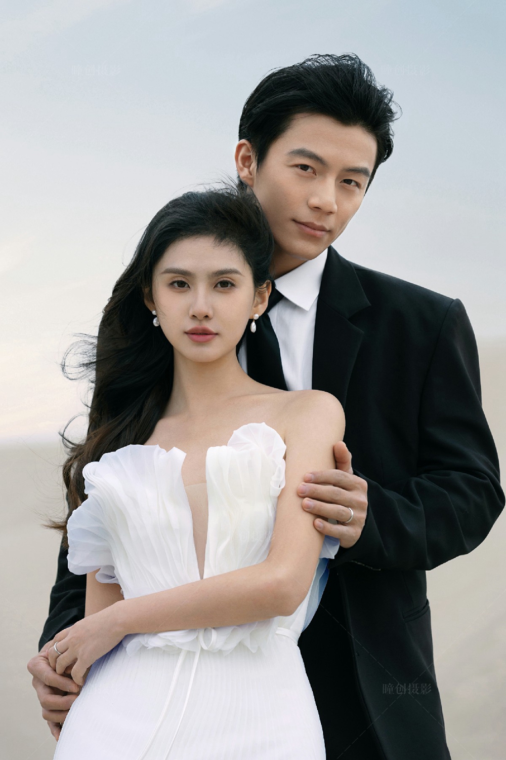 沙漠中的湖水_成都婚纱摄影