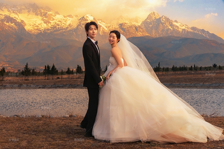 爱在日照金山_成都婚纱摄影