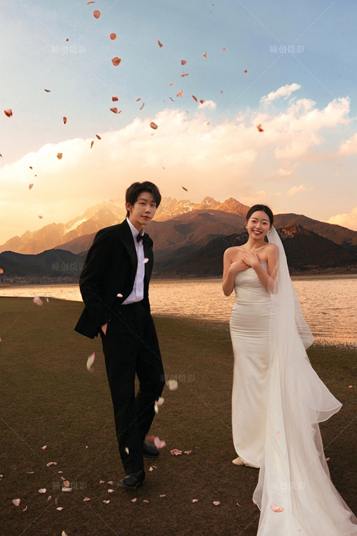 雪山下的浪漫_成都婚纱摄影